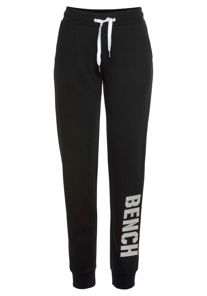 Pantaloni in felpa da 39,99€ >