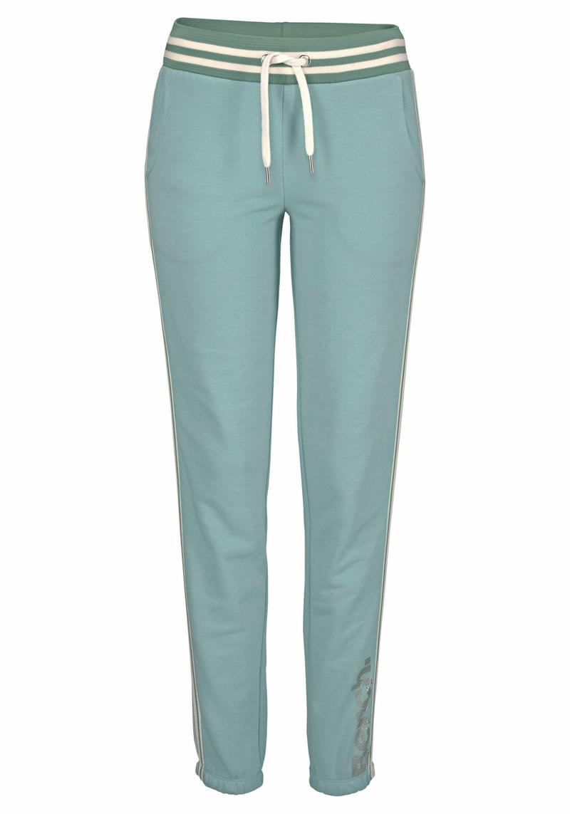 Pantaloni relax da 34,99€ >