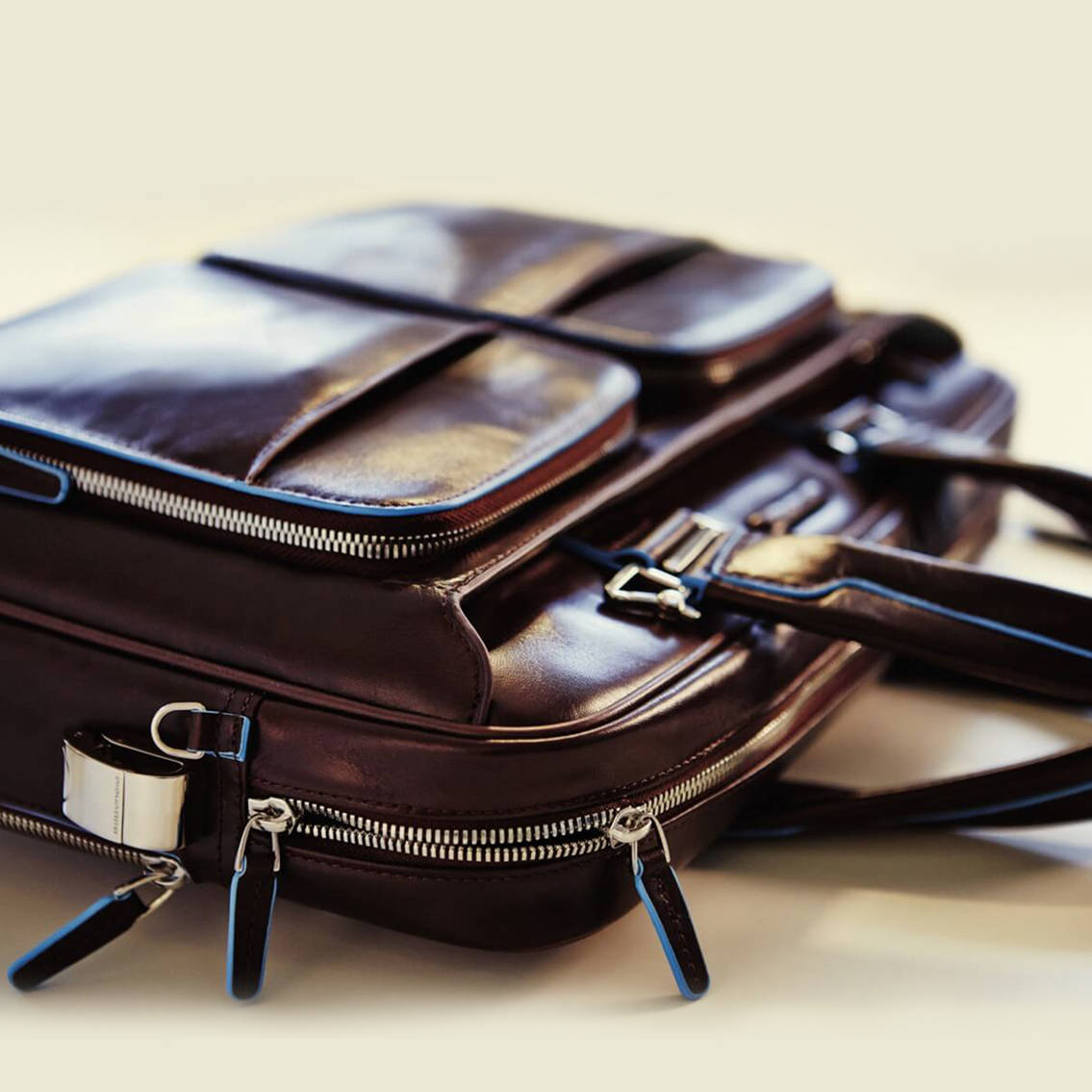 Piquadro, Borse, Guanti e Accessori -60%