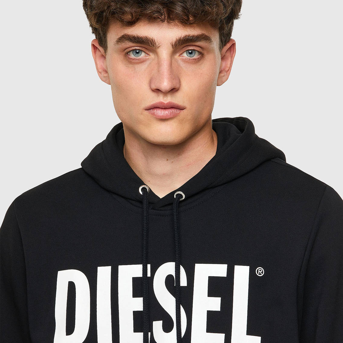 Diesel jeans e abbigliamento streetwear online a prezzi vantaggiosi