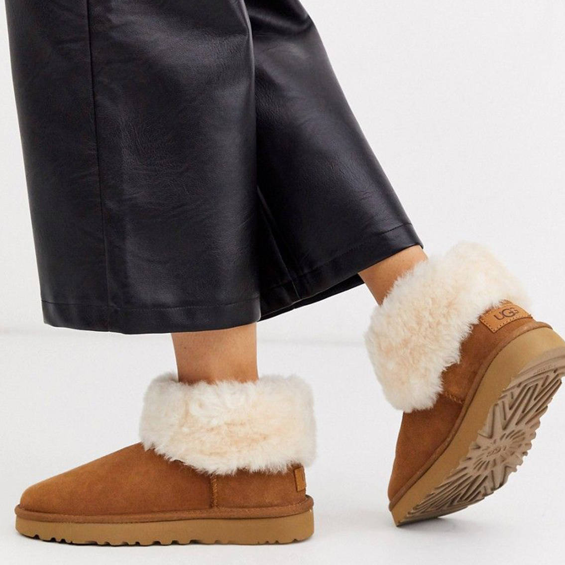 UGG - Stivali Scamosciati confortevoli per un look glamour