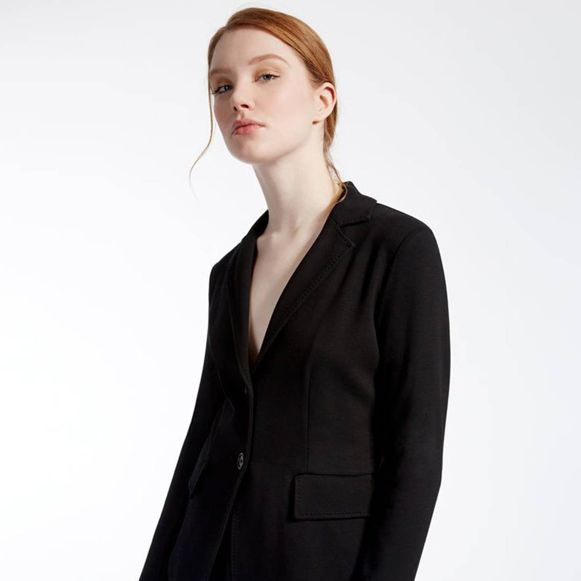 Max Mara proposte iconiche di moda italiana online a prezzi favolosi.