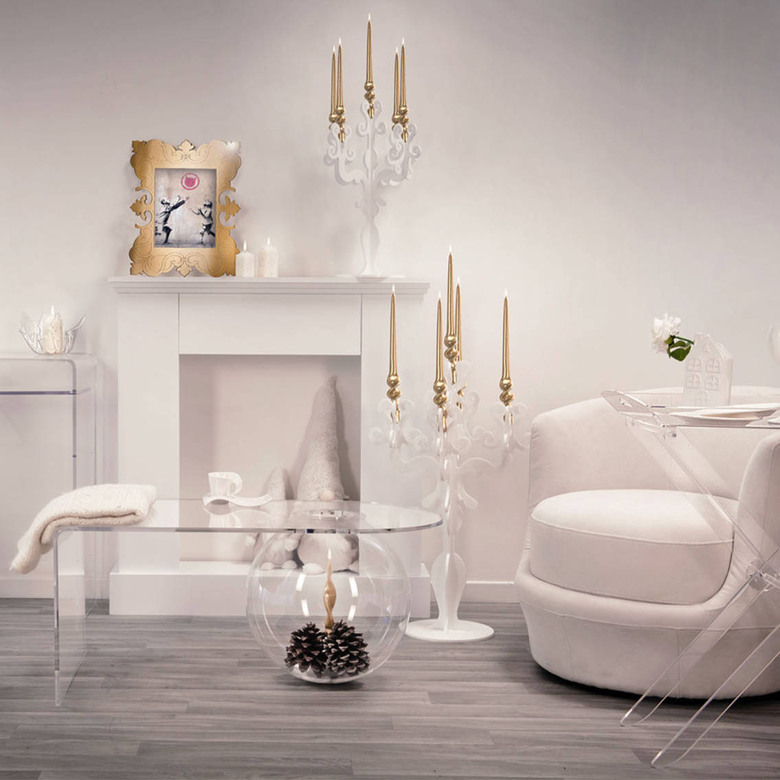 Iplex arredamento in plexiglas trasparente.