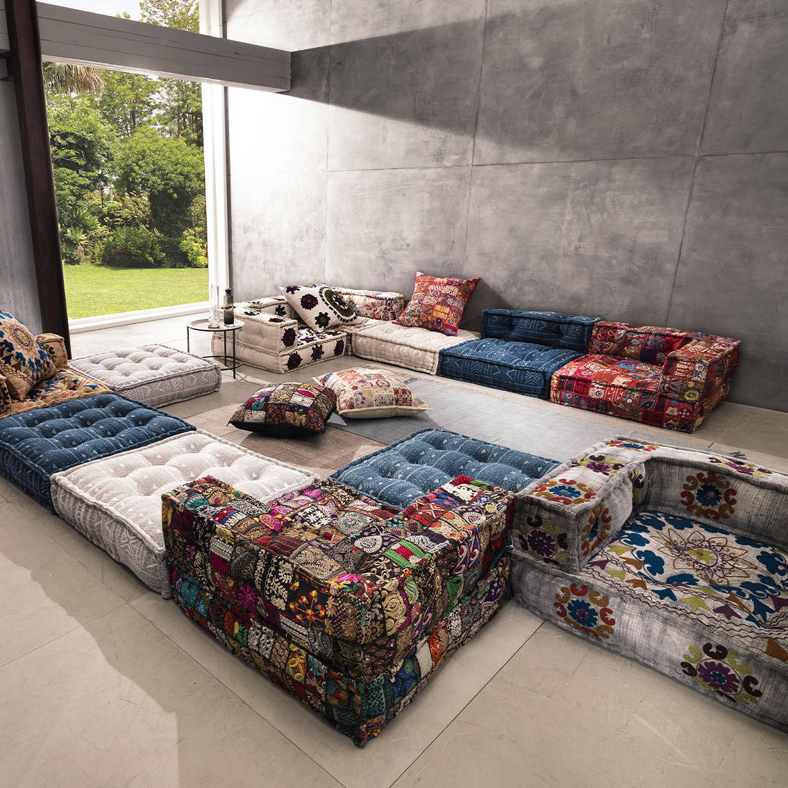 Oreste Luchetta: complementi di arredo, divani componibili, pouf