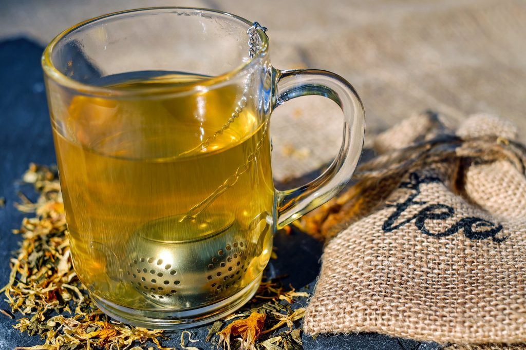PERCHÉ PREFERIRE LE TISANE CON ERBE SFUSE