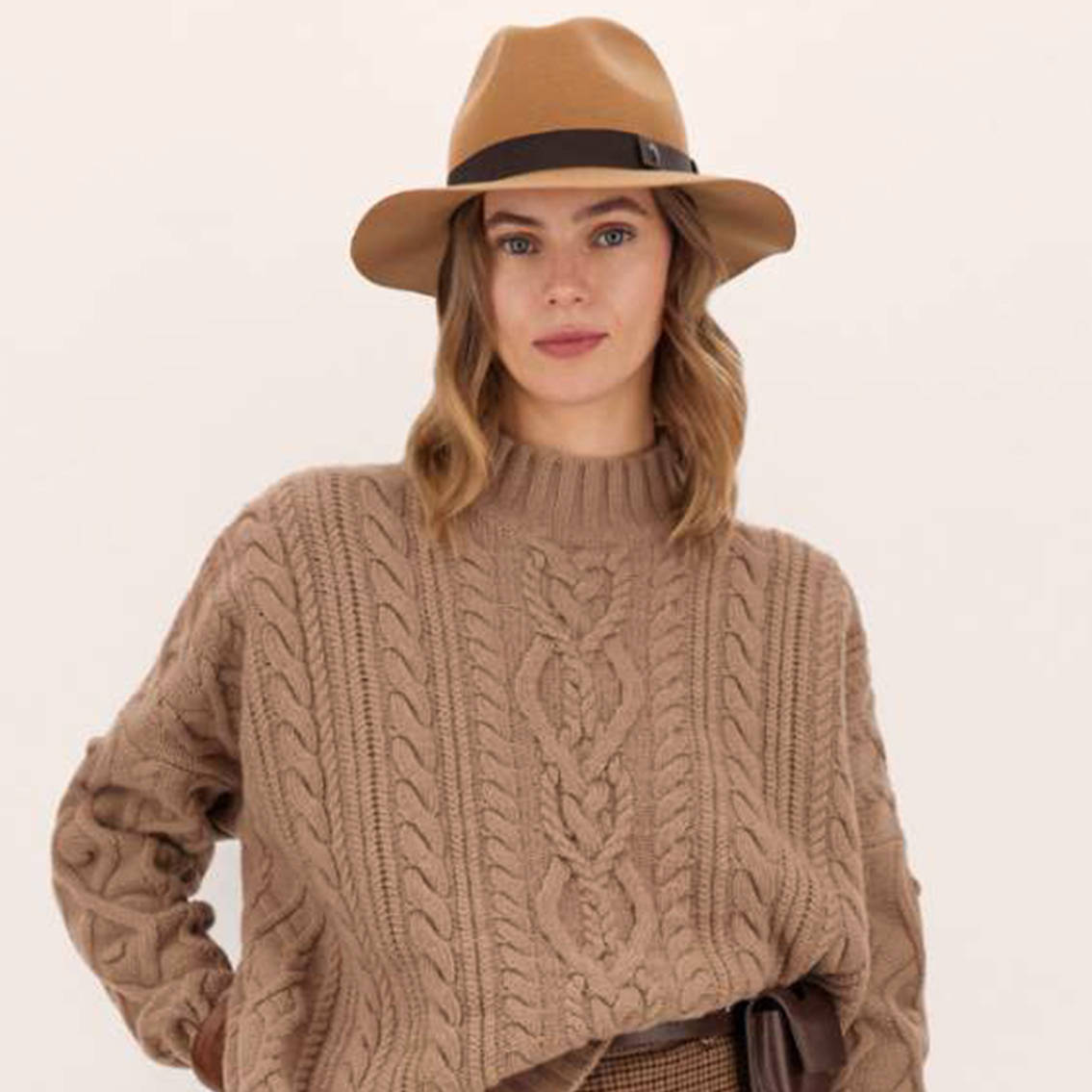 Max Mara proposte iconiche di moda italiana online a prezzi favolosi.