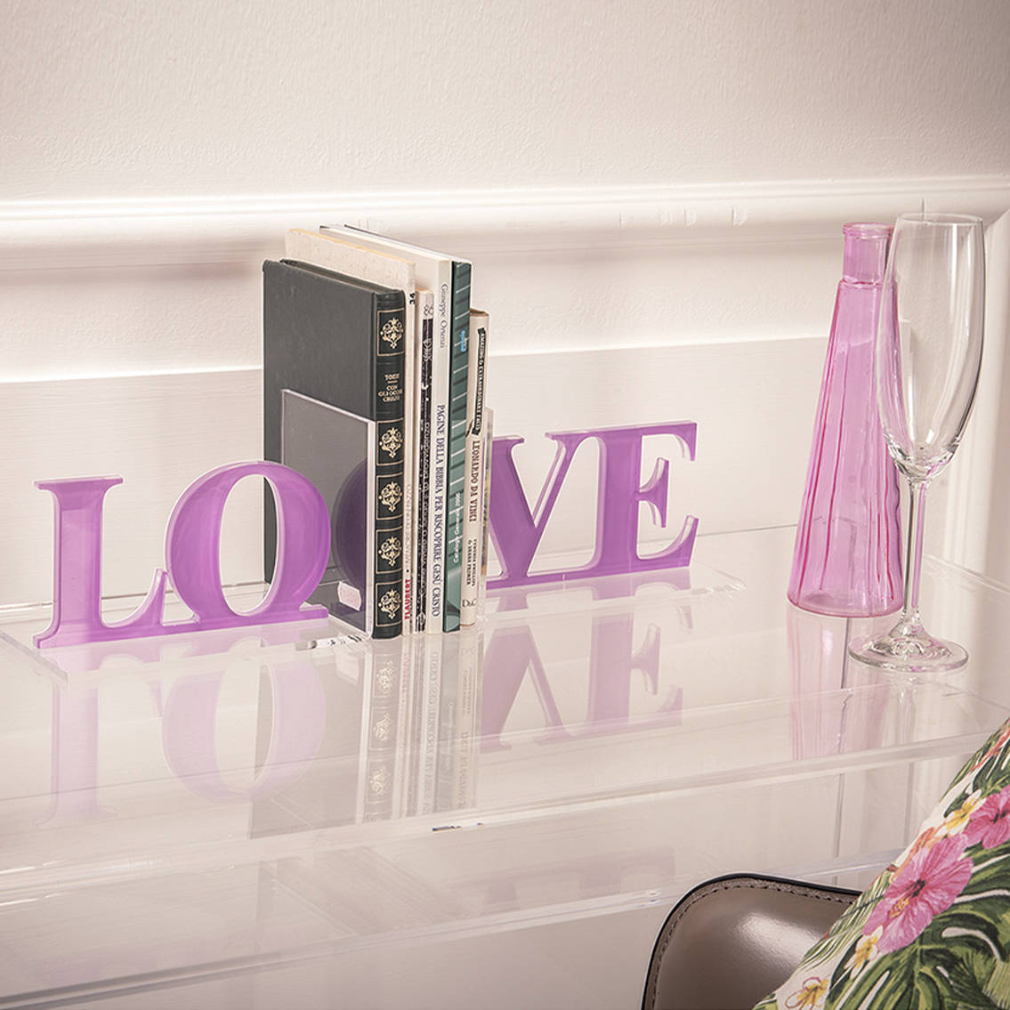 Iplex arredamento in plexiglas trasparente.