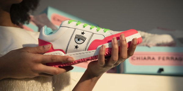 Chiara Ferragni abbigliamento e accessori trendy