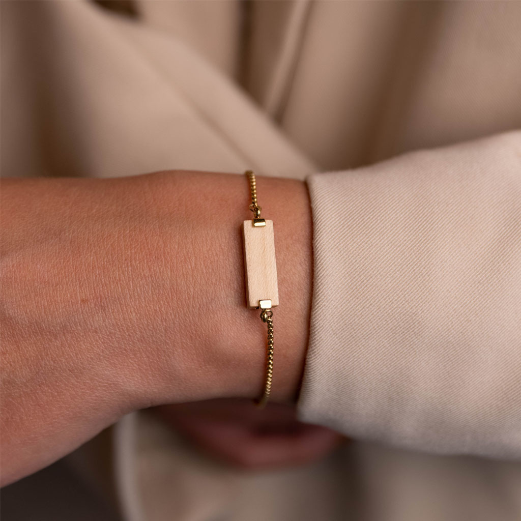 Image of Bar Maple & Gold