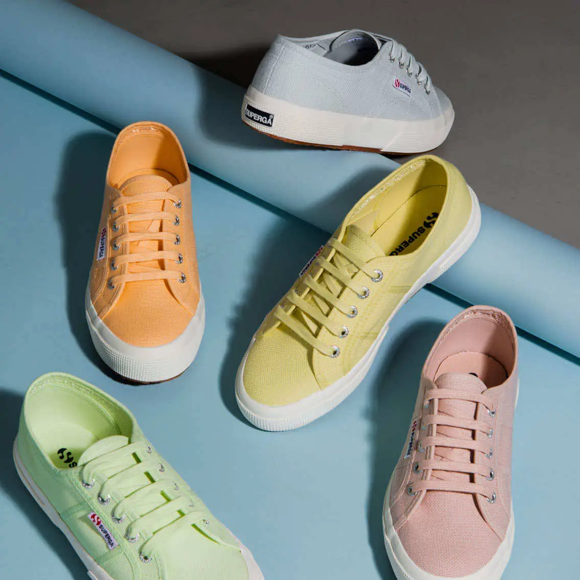Scarpe Superga: calzature sportive di alta qualità e resistenza