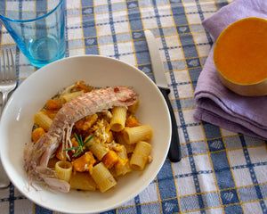 Rigatoni con zucca e canocchie