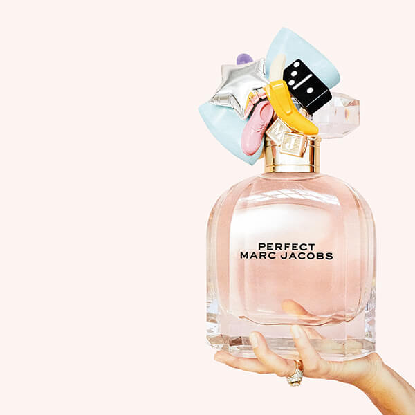<strong>MARC JACOBS</strong>