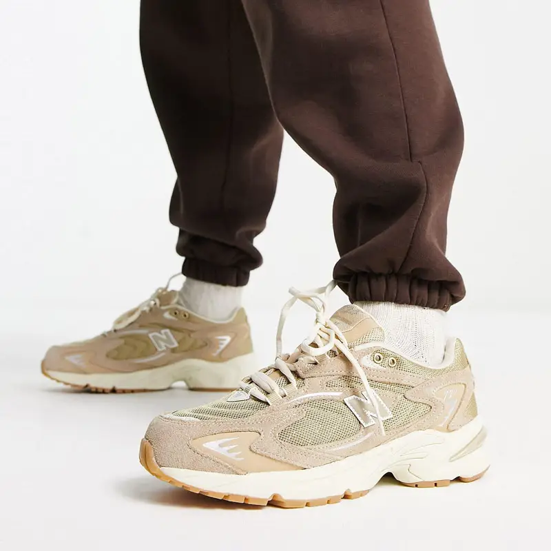New Balance Scarpe sportive comode e di stile