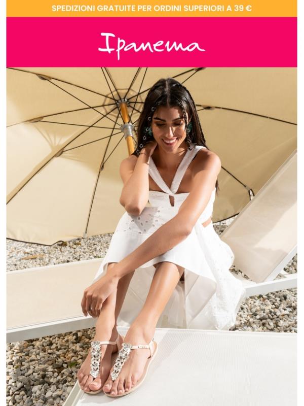 Risplendi con i sandali Shiny Flower di Ipanema! 🌼
