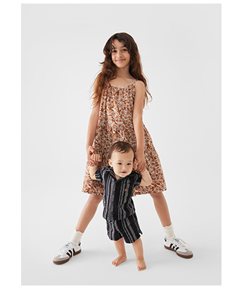 Display images to show real-time content