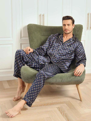 Image of Pigiama Uomo in Pura Seta Stampata con Risvolto
