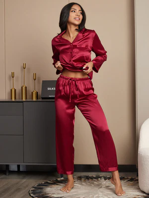 Image of Set Pigiama Da Donna A Maniche Lunghe In 100% Seta Di Gelso