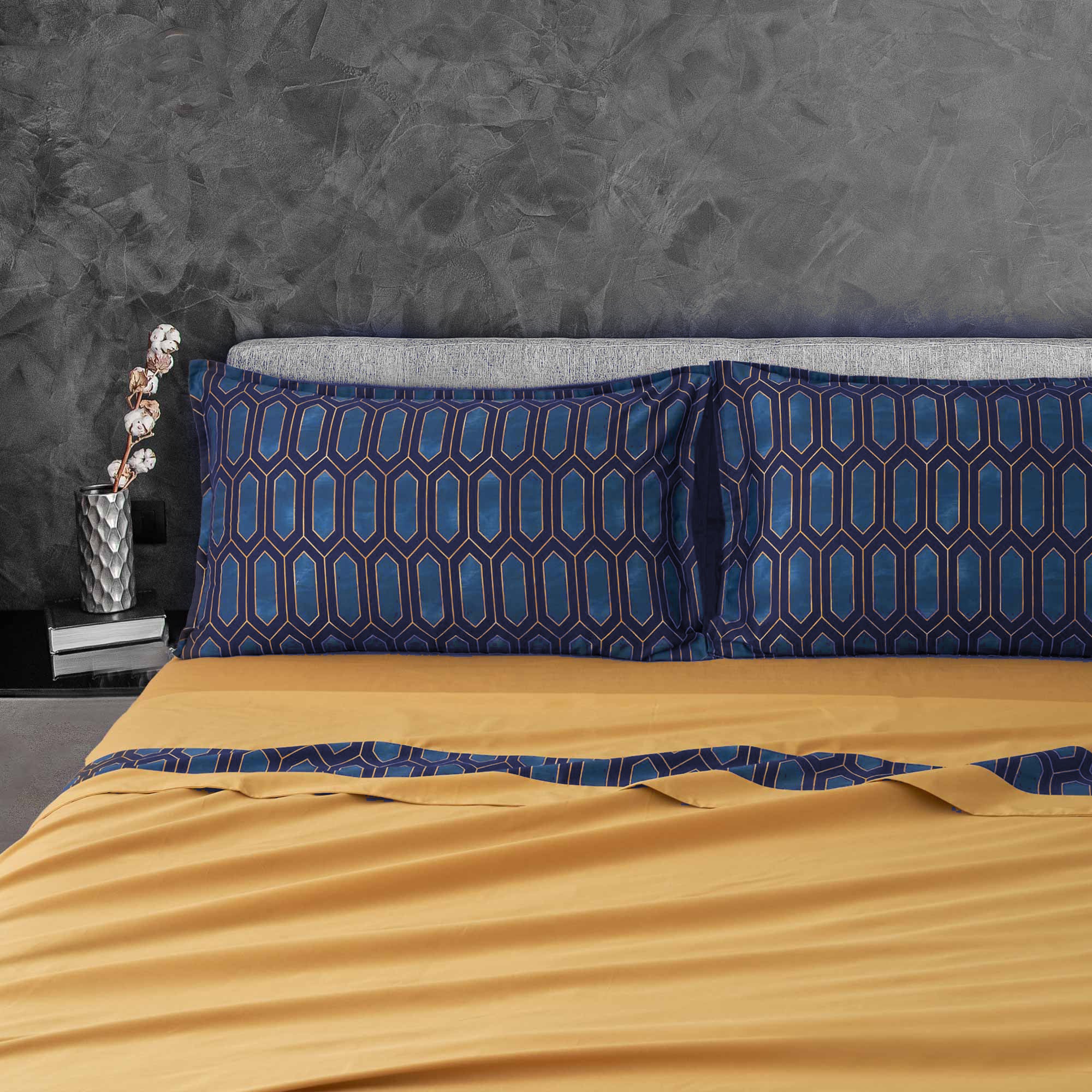 Image of Completo Lenzuola in Percalle di Cotone<br>Fantasia - Royal