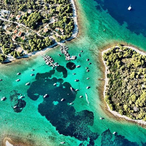 Activity image: Spalato: tour in motoscafo a Trogir, Laguna Blu e Labaduza
