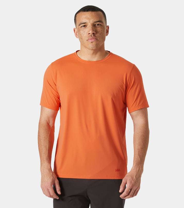 Man wearing Shine Solen T-Shirt