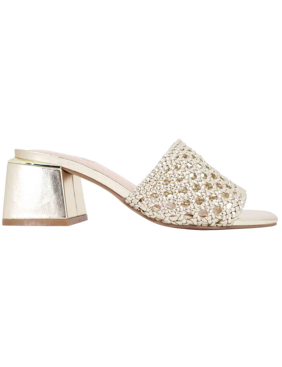 Sandali donna in eco pelle oro intrecciata con punta quadra