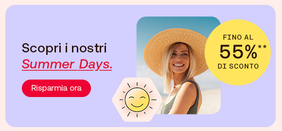 Donna bionda sorridente con cappello di paglia sotto il sole, accanto al testo “Risparmi pensati per te” e badge giallo con la scritta “Fino al 55% di sconto”. Pulsante rosso con la scritta “Scopri ora” e icona stilizzata di un sole sorridente