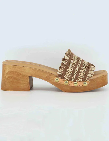 Sandali donna in rafia intrecciata cuoio con tacco in legno