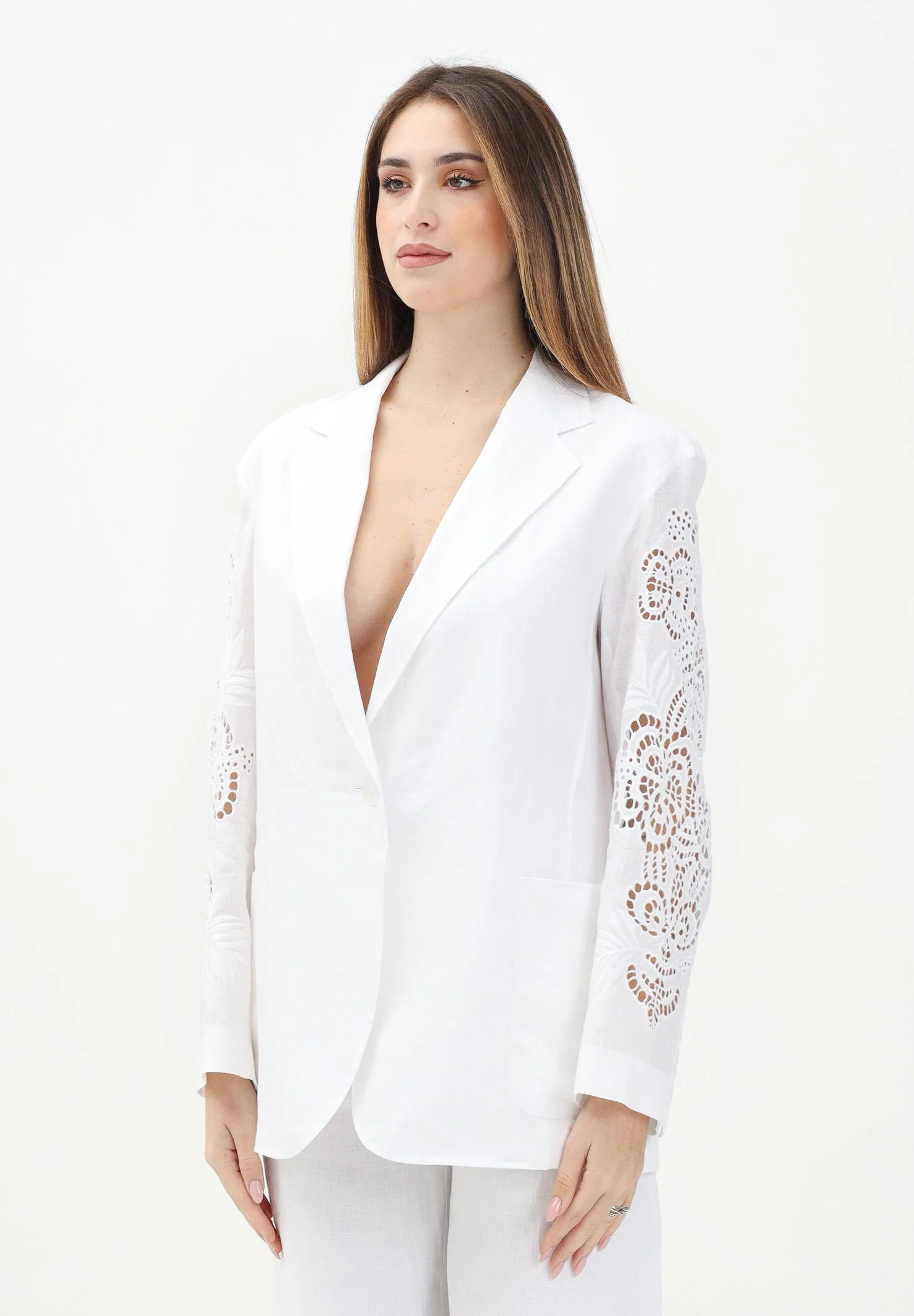 Image of MAX MARA Giacca bianca da donna in lino con ricamo