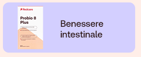 Confezione Redcare Probio 8 Plus su sfondo lilla, accanto alla scritta “Benessere intestinale