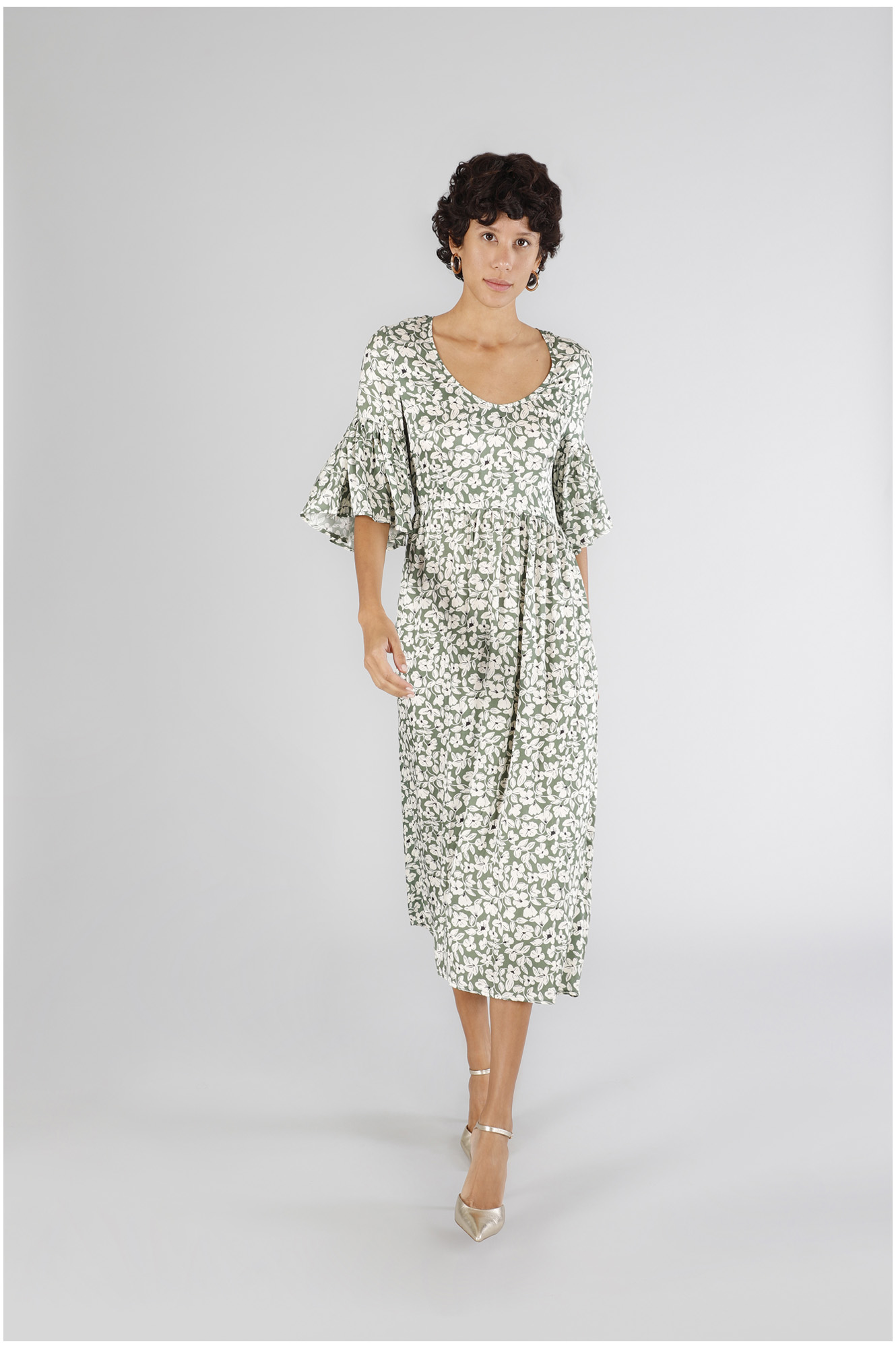 Image of abito lungo con scollo rotondo in satin fiore verde