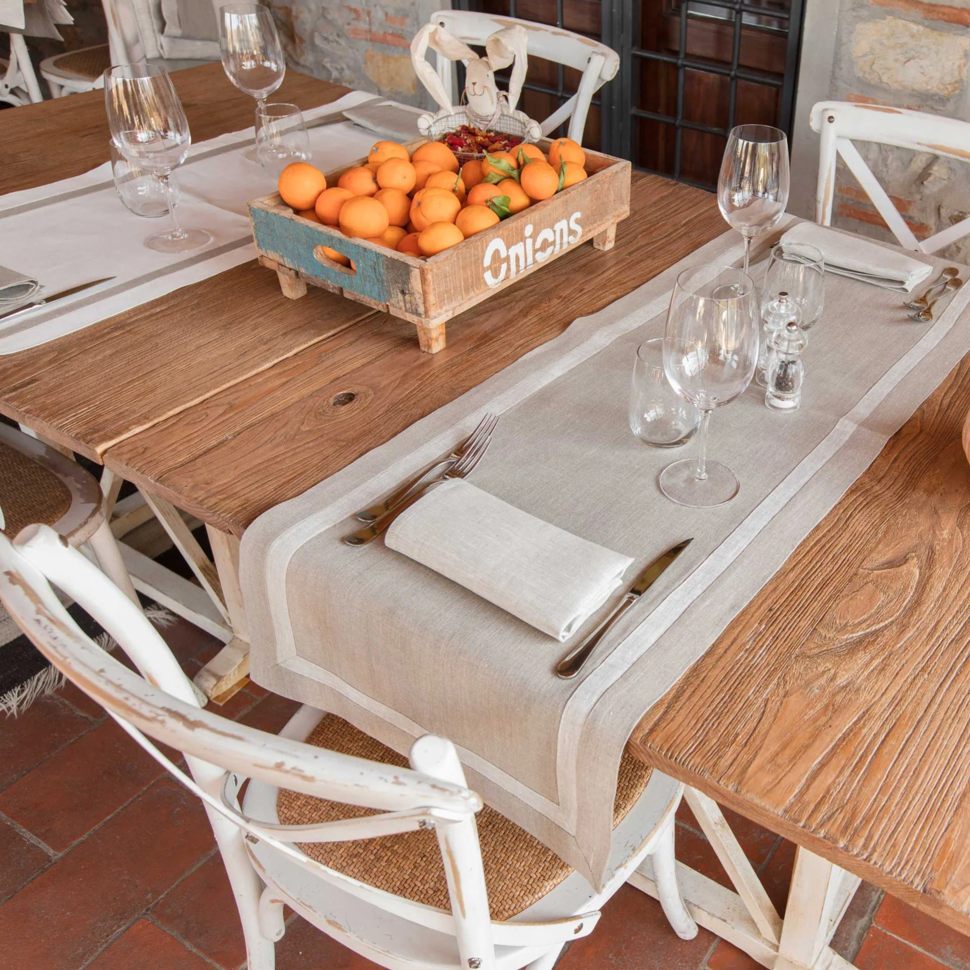 Image of Set Runner e tovaglioli in Puro Lino <br>con Balza Interna in Contrasto - Sole