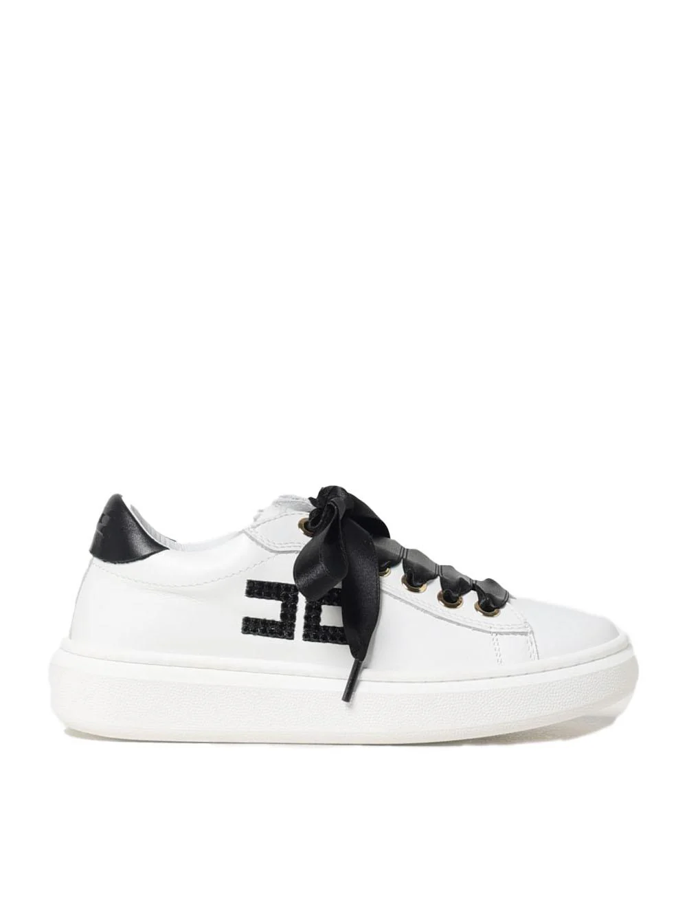 Sneakers bianche con lacci in raso neri