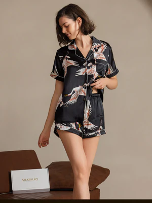 Image of 19Momme Set Pigiama Corto con Maniche Corte in Seta con Stampa Crane per Donna