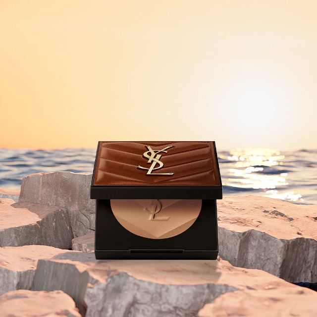 All Hours Hyper Bronze su rocce al tramonto