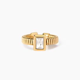 STYLE 05  Anello in acciaio dorato con zircone bianco taglio baguette