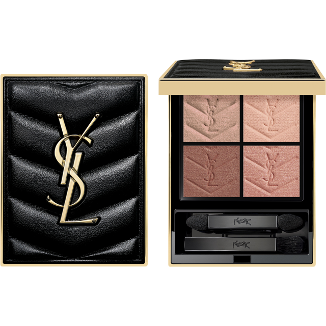 Una palette di ombretti YSL nera trapuntata aperta con logo dorato, che rivela quattro tonalità di ombretti rosa e nude e due applicatori.