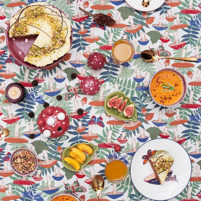 Fall feast table