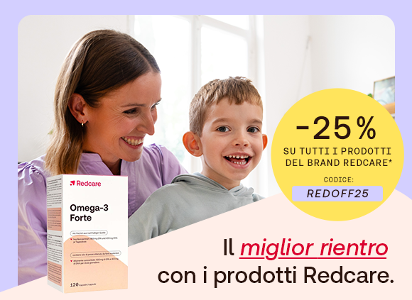 Donna e bambino sorridenti con confezione di Omega-3 Redcare. Sconto del 25% sui prodotti Redcare con codice REDOFF25. Testo: Il miglior rientro.