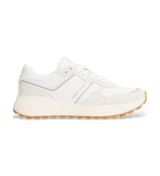 sneakers-in-pelle-bianca-con-tacchetti