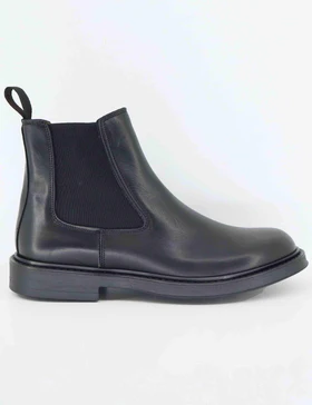 Chelsea boot in pelle nera Uomo SP2320 001