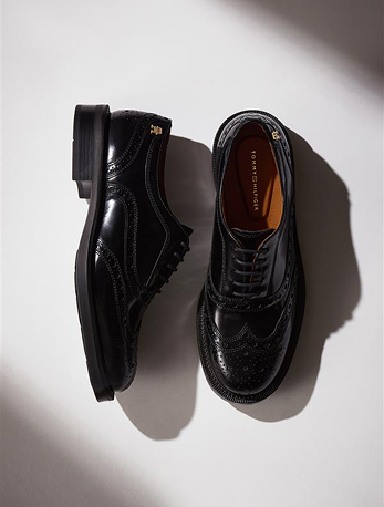 Scarpe brogue in pelle con dettagli cut out