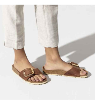 sandali-madrid-big-buckle-in-pelle-marrone