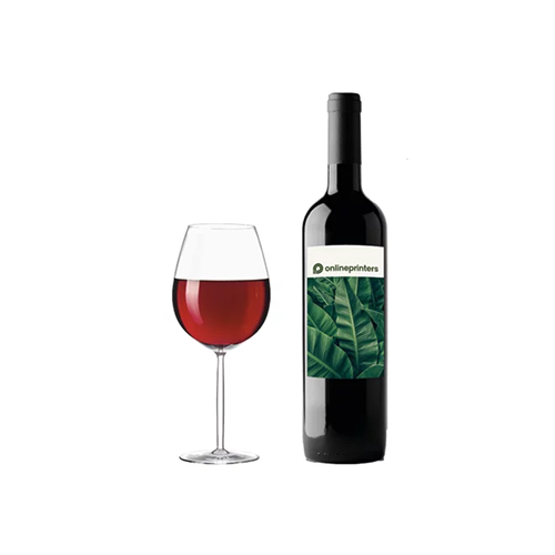 Bottiglia di vino rosso con etichetta verde e la scritta «onlineprinters» accanto a un bicchiere di vino rosso.