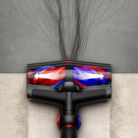 La spazzola Dyson All Floor Cones Sense rimuove i grovigli di capelli.