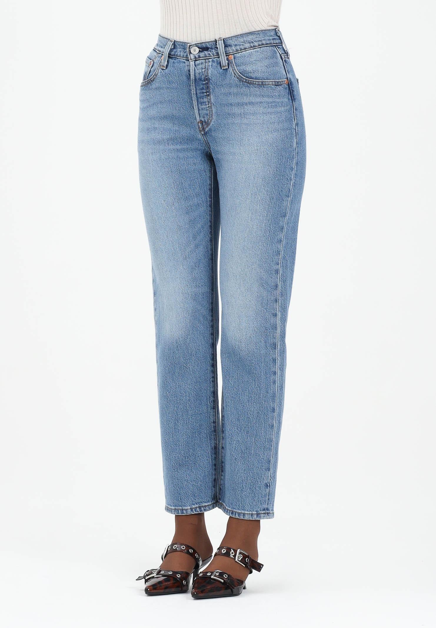 Image of LEVI'S® Jeans 501® Curve in denim chiaro da donna