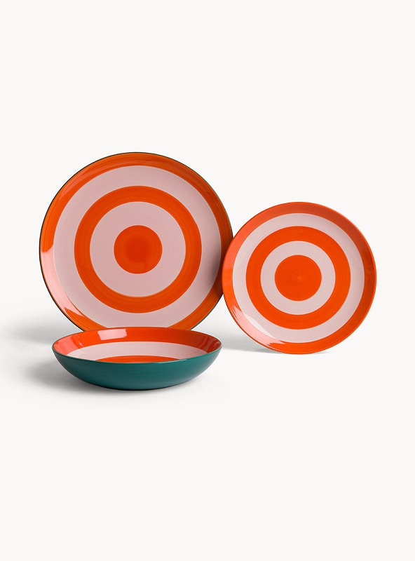 Piatto piano in ceramica a righe circolari