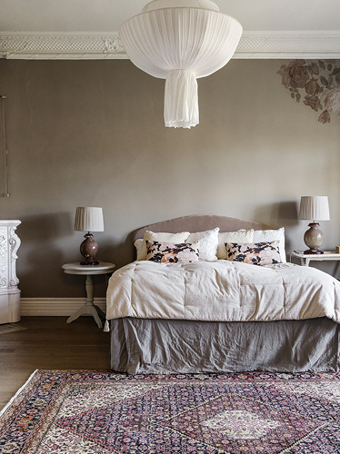 Classic unique rug in a bedroom