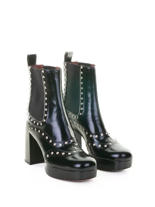 Stivaletto nero con tacco