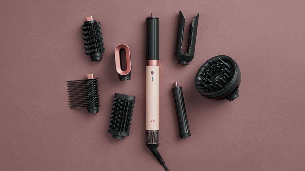 Airwrap Co-anda2x multi-styler and dryer with a range of attachments.
