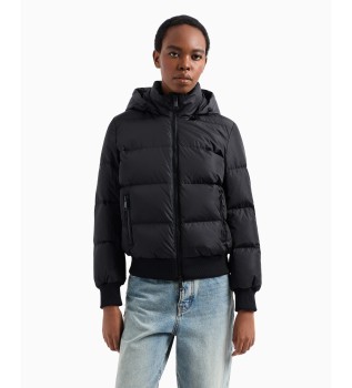 cappotto-nero-in-piuma